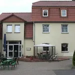 Am Schlossbrunnen 3*
