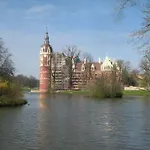 Am Schlossbrunnen מלון