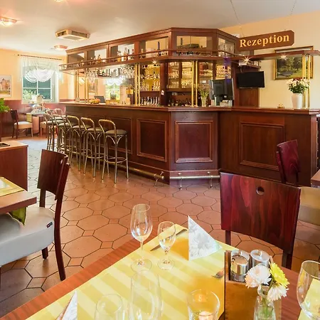 Hotell Am Schlossbrunnen 3*